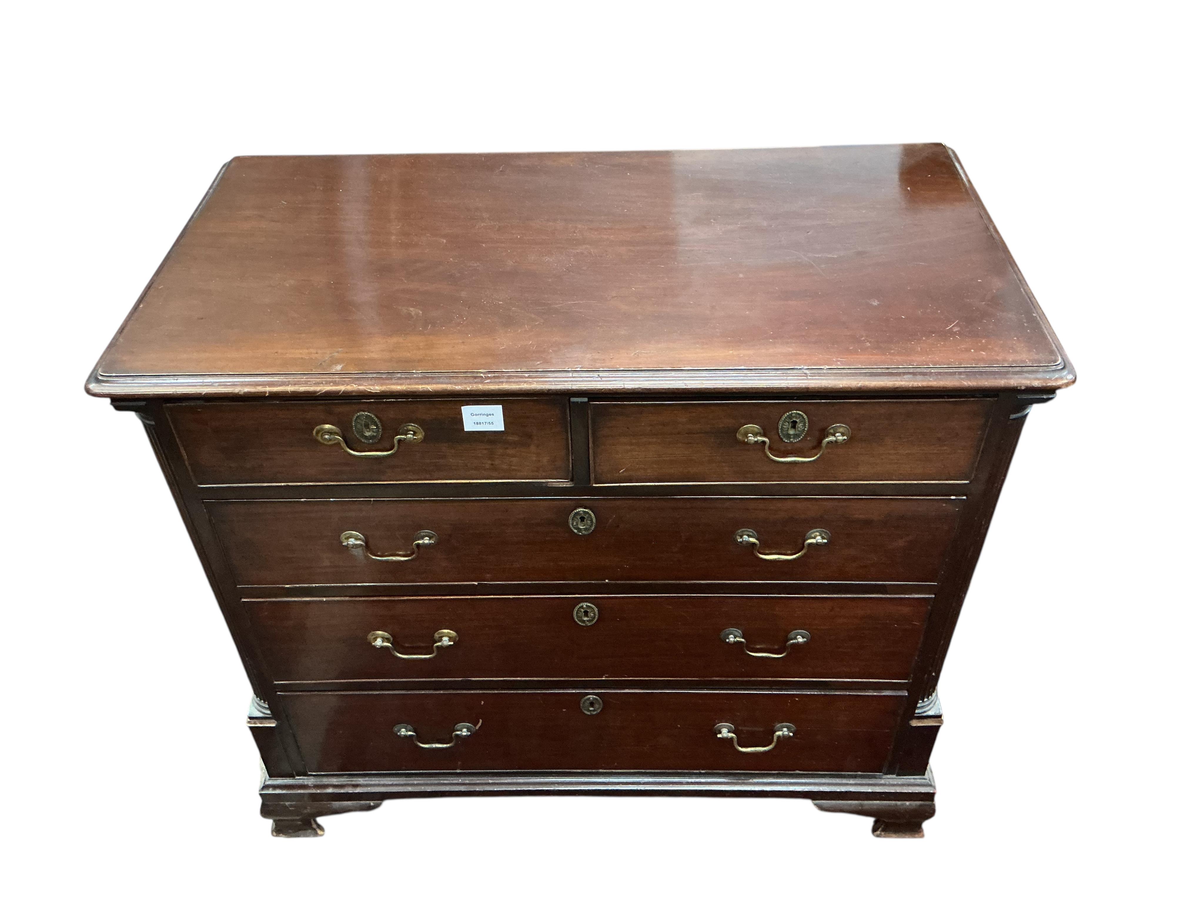 A George III mahogany chest of drawers, width 95cm, depth 49cm, height 86cm